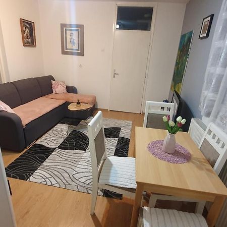 Apartman Dina Bihac Luaran gambar